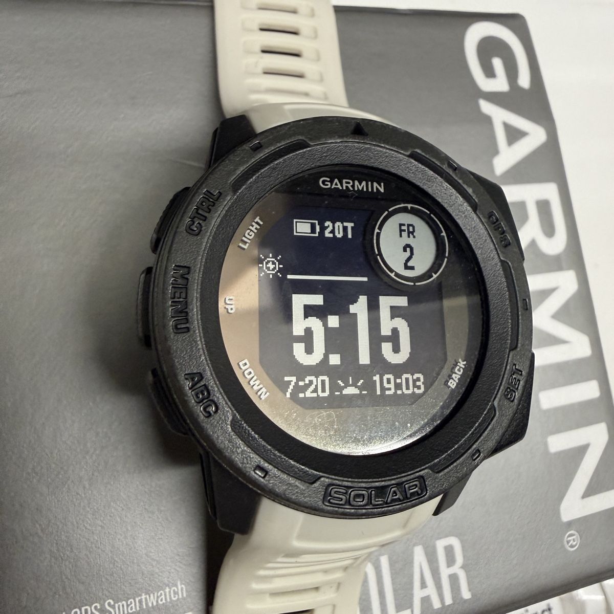 Garmin Smartwatch: Garmin Instinkt Solar – D'occasion à Chur par Reginn