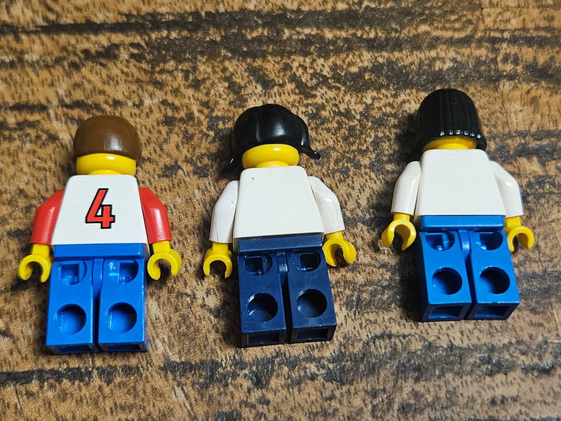 Lego Kit di costruzioni: lego lot de 3 figurines – Usato da Confignon venduto da Ecrofigs 1