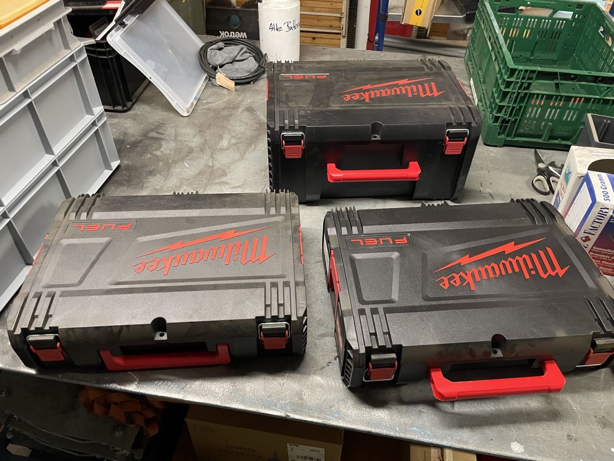 Milwaukee Tous les outils: 3x Milwaukee Gerätekoffer – D'occasion à Flaach par Binz