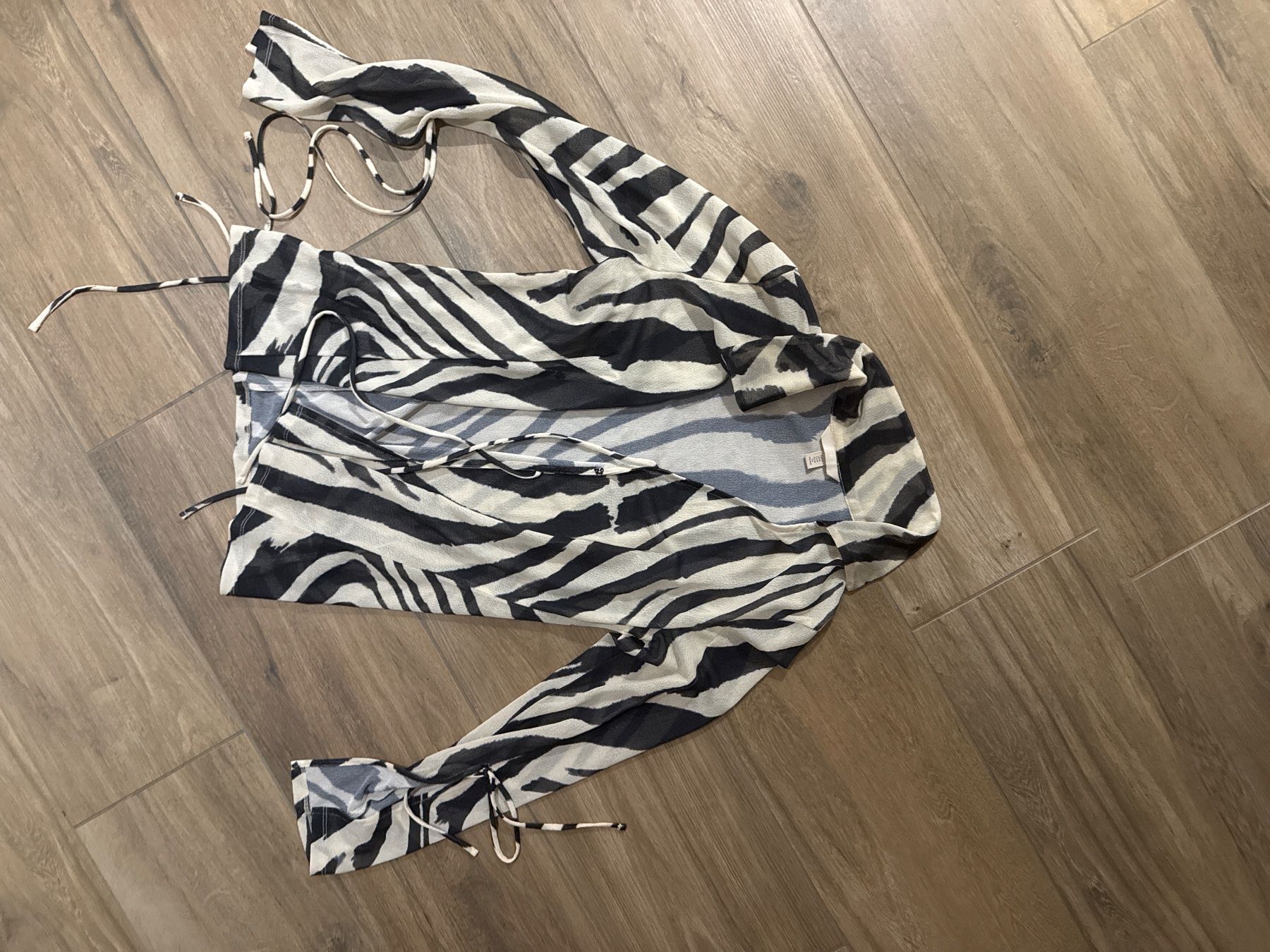 H&M Camicette: Damen Oberteil Zebra Muster transparent mit Bindung Grösse M – Usato da Dübendorf venduto da zapachloeia
