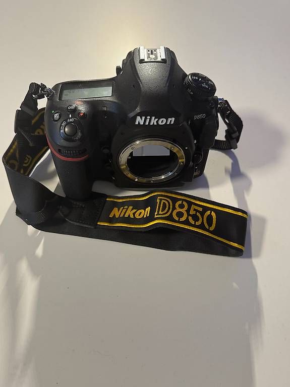 Nikon Fotocamera: Nikon D850 Digitale Spiegelreflexkamera – Usato da Grosswangen venduto da V.K.T 2