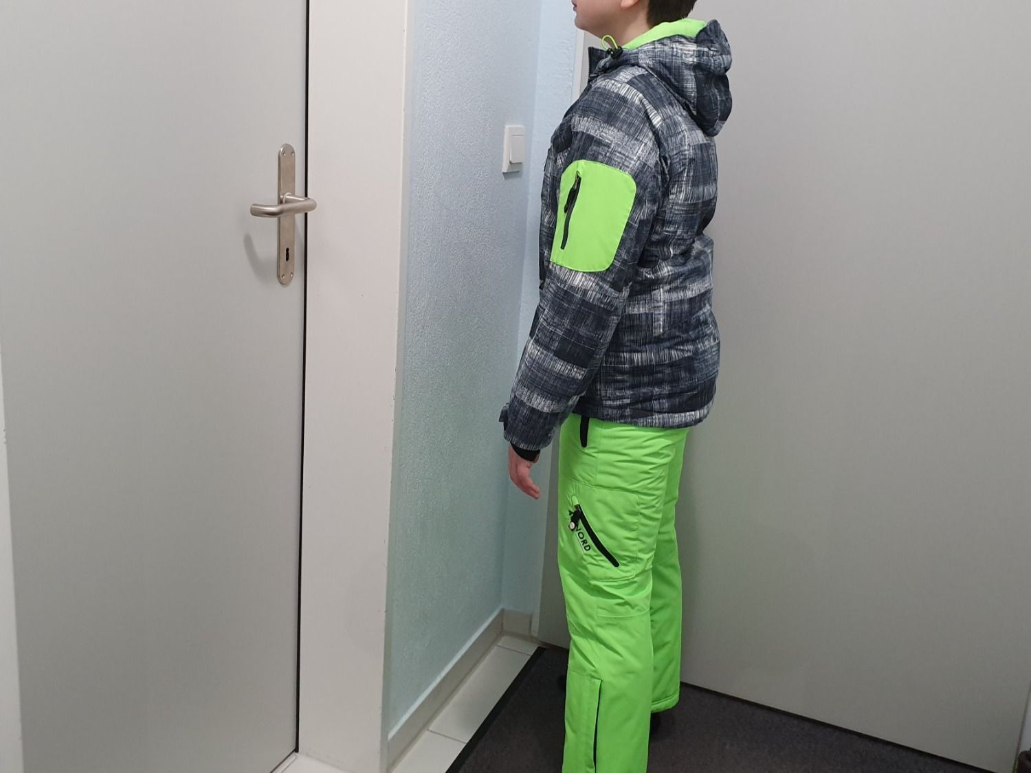 Completi: Skianzug,Jungen,Grösse 140 – Usato da Chur venduto da Mikymiki 3
