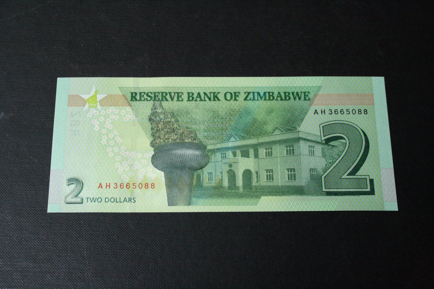 Banconote: UNC Zimbabwe 2 dollars 2019 – Nuovo (secondo la descrizione) da Cormondrèche venduto da Hermes.monnaies