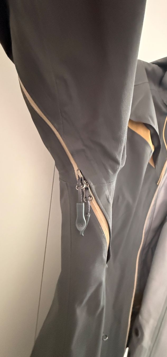 Odlo Giacche: Odlo Damen Jacke Grau Gr. L – Usato da Wilen b. Wollerau venduto da kar_8vzh 6