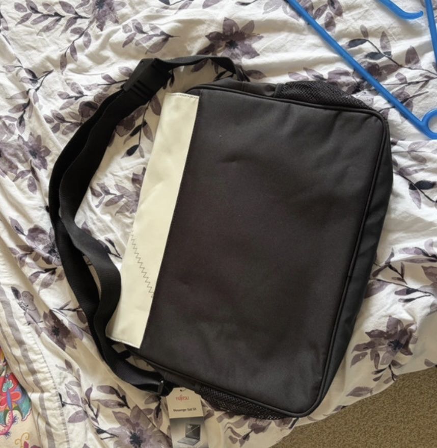 Fujitsu Sacs: Laptoptasche Neu – Neuf (Voir description) à Basel par Brunner.T 4