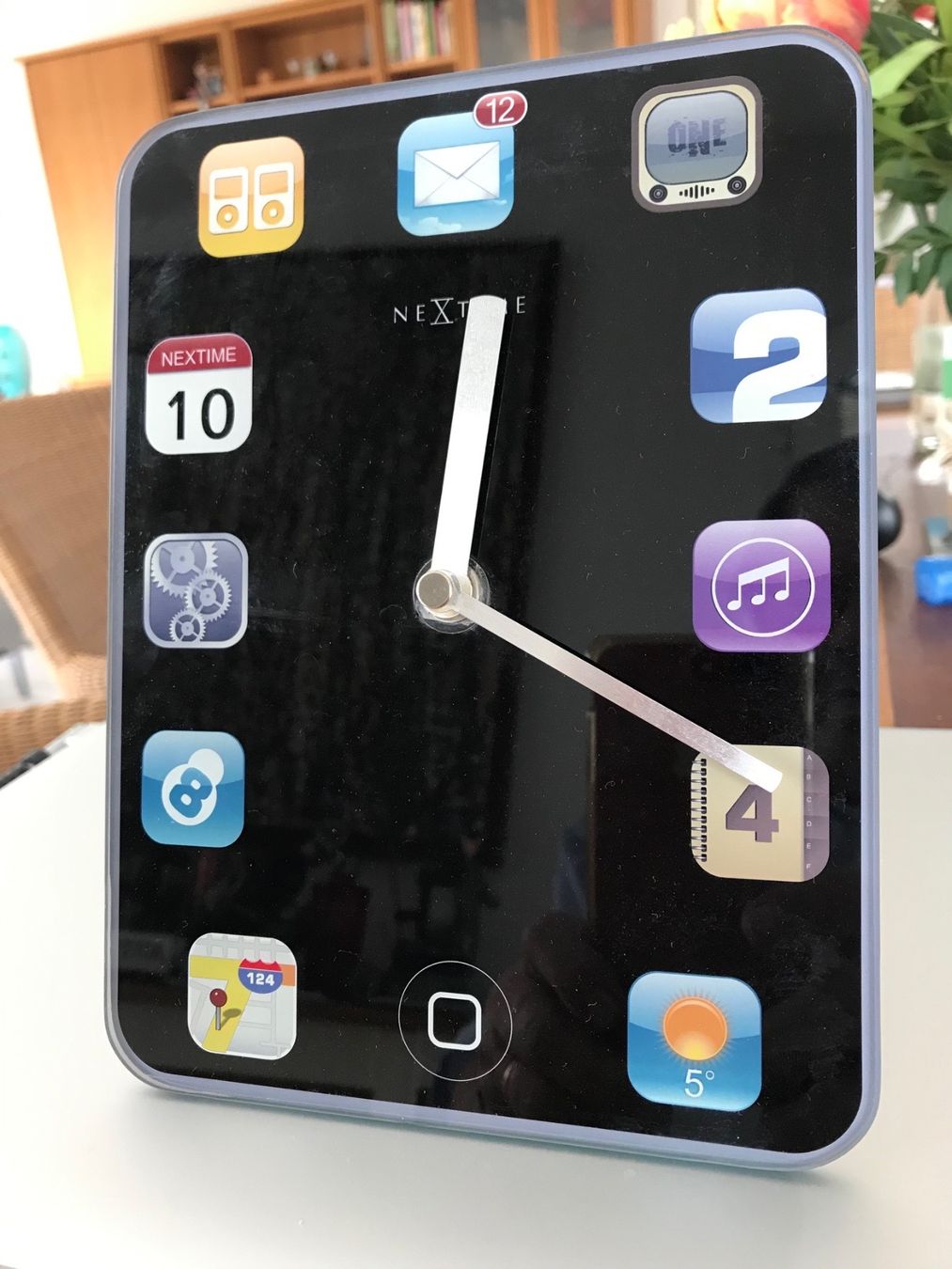 Apple Telefoni cellulari / Smartphones: TISCHUHR im iPhone Design – Usato da Hugelshofen venduto da seagull
