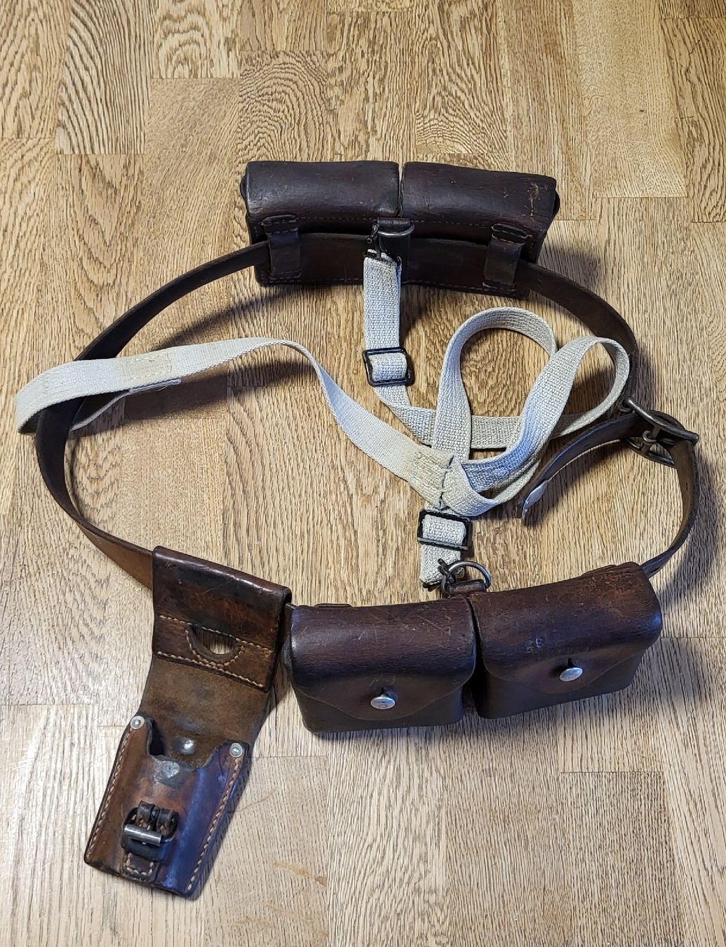 Schweizer Armee Uniformen: Gabeltragriemen – Gebraucht aus Sachseln von Nagelschuh 1