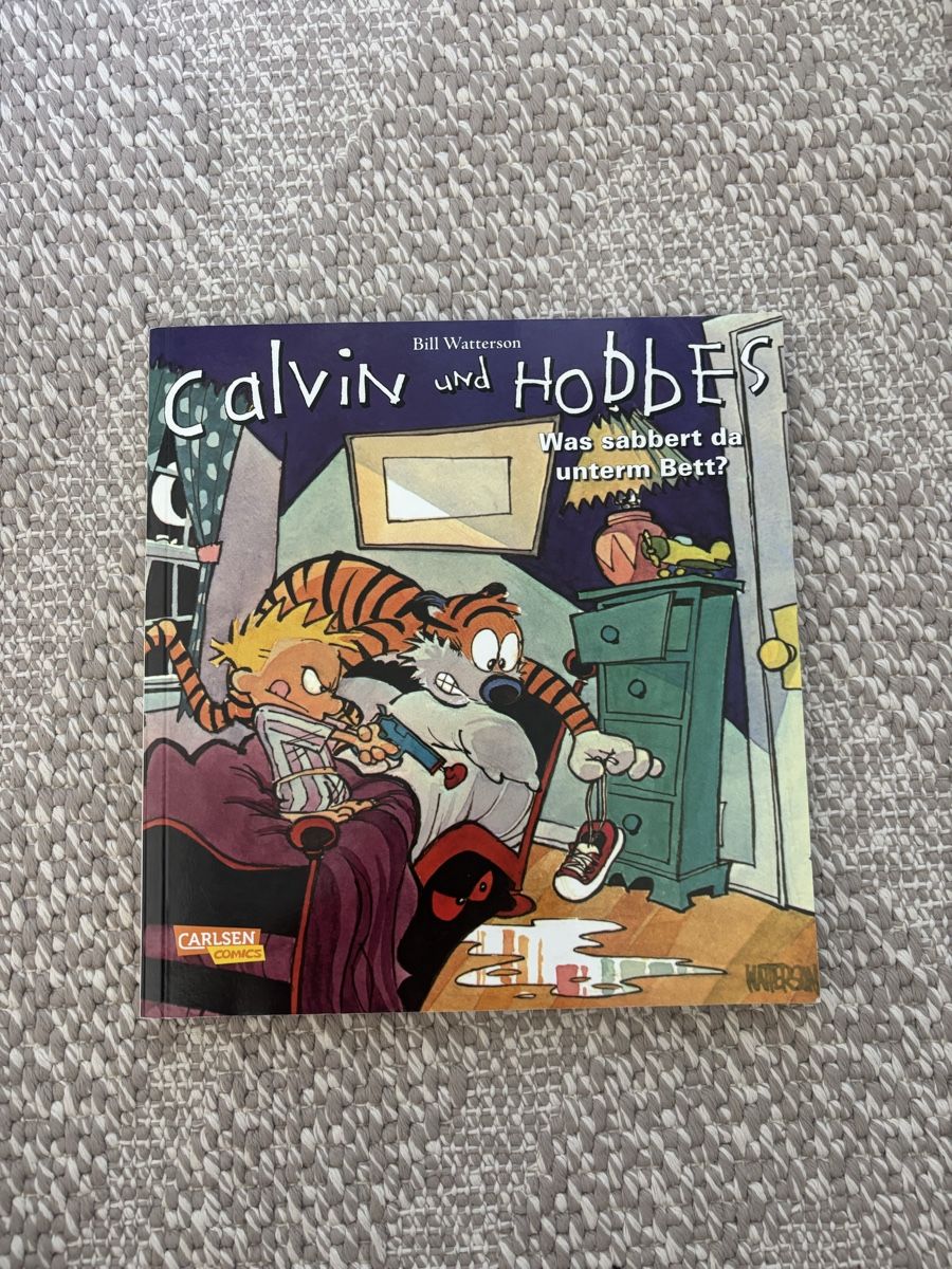 Fumetti: Calvin und Hobbes: Was sabbert da Unterm Bett Comic – Usato da Zofingen venduto da miirahensch