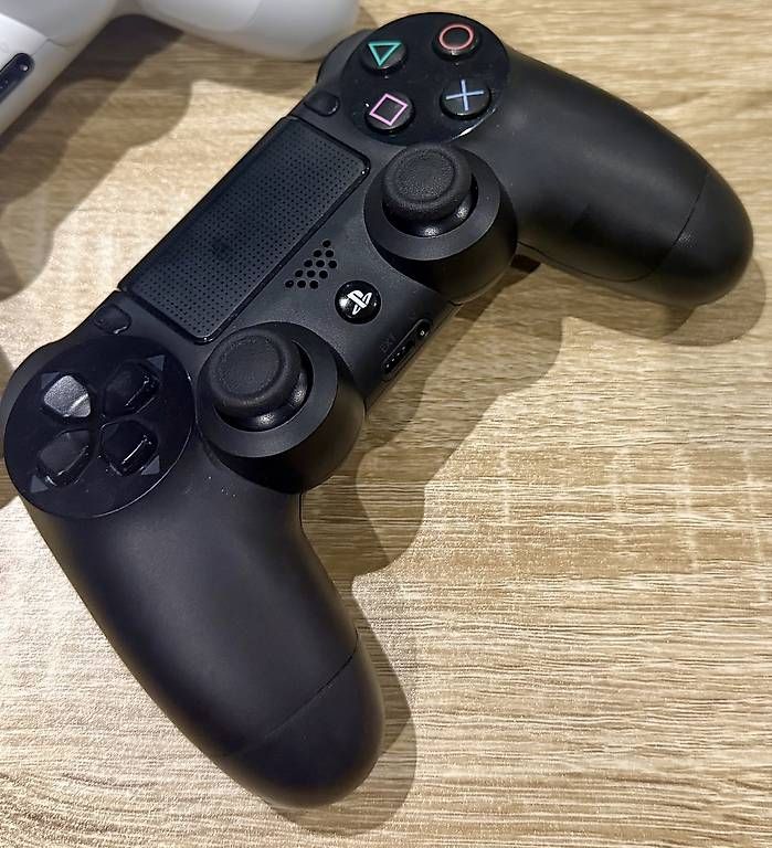 Controller: Sony PS4 DualShock 4 Controller  TOP Zustand – Gebraucht aus Witterswil von faidel 4