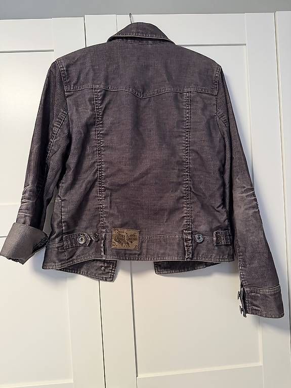 Giacche: Jacke – Usato da Muttenz venduto da Zara-Camp 1