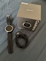 Montre connectée Garmin Vivoactive 3 avec boîte et câble