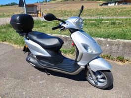 Piaggio Fly 125 Topcase Frisch ab MFK Kat. A1