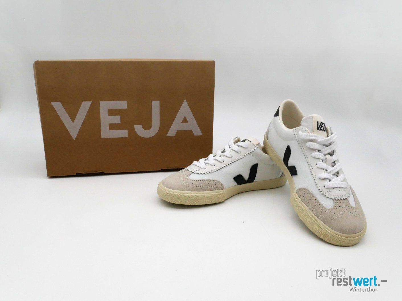 Veja Herrenschuhe: VEJA Volley Canvas-Sneaker, Gr. 36 – Neu (gemäss Beschreibung) aus Winterthur von Restwert_Winterthur