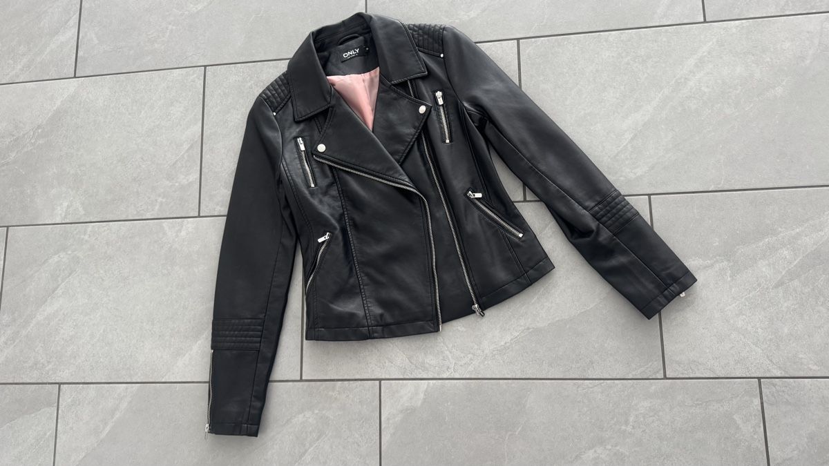 Only Jacken: ONLY Kunstlederjacke Gr. 34 – Neu und originalverpackt aus Villmergen von cla_j62w