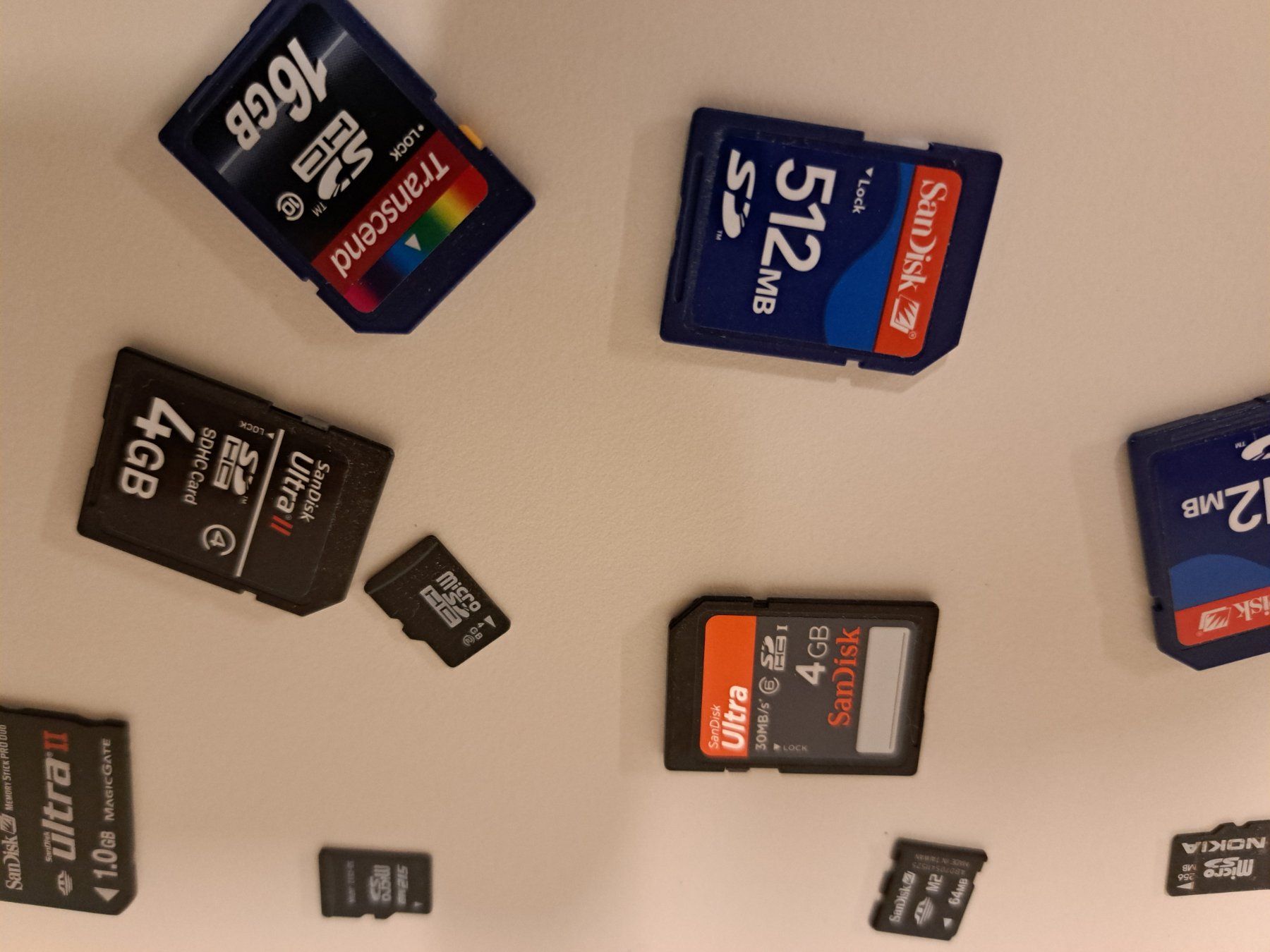 Schede di memoria: Lot mit Speicherkarten SD/ Micro SD/ diverse Grössen – Usato da Belp venduto da deal-now 1