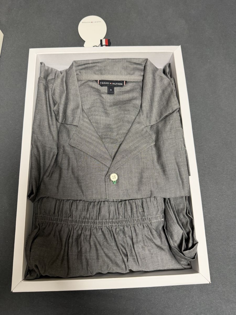 Tommy Hilfiger Pigiami: Pyjama Tommy Hilfiger grau Grösse S neu – Nuovo e nell'imballaggio originale da Elsau venduto da TDrazz_881