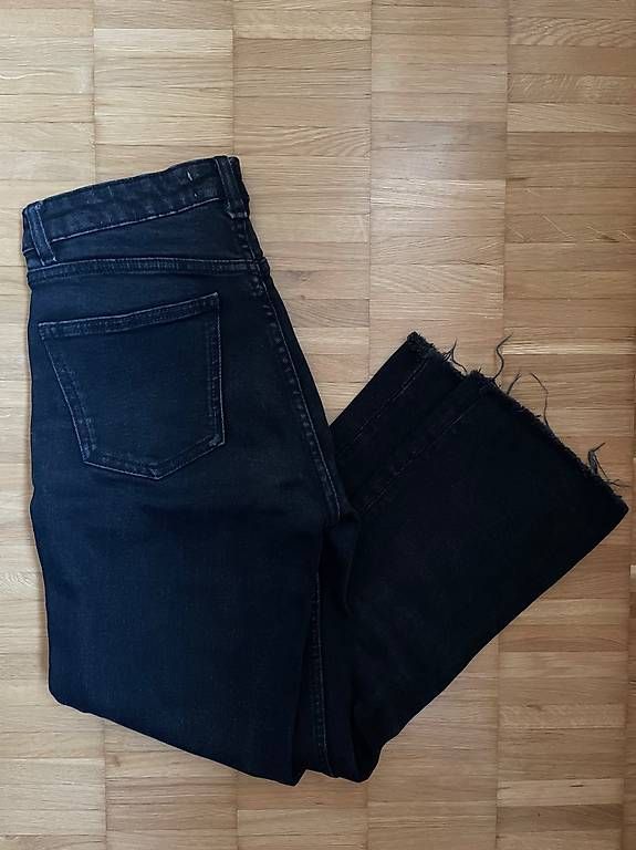 Zara Jeans: Zara Jeans – Usato da Zürich venduto da marianarcf 2