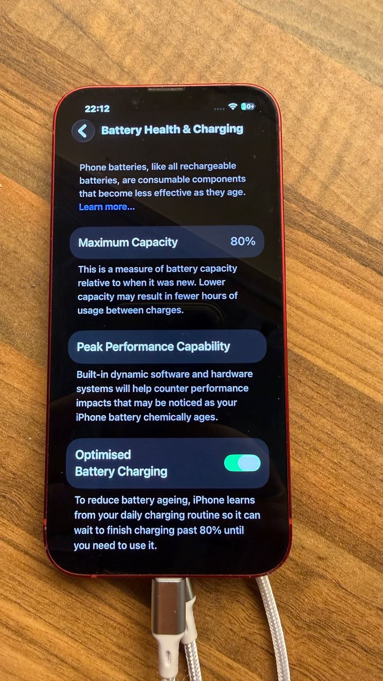 Apple Telefoni cellulari / Smartphones: iPhone 13 -- 128gb -- 80% -- RED -- working – Usato da Le Vaud venduto da bob_dung 1
