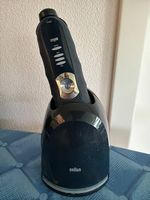 Braun Elektrorasierer mit Reinigungs-/Ladestation