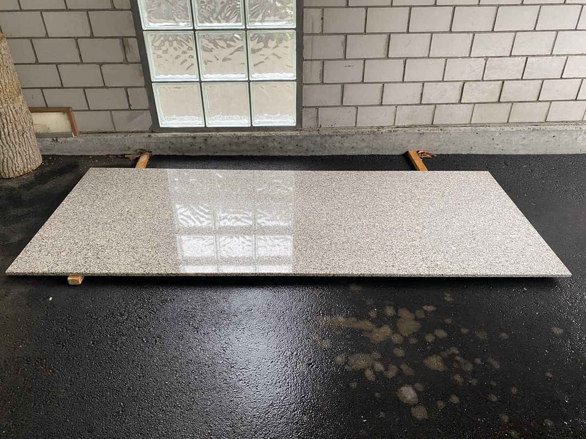 Servierplatten: Granit-Tischplatte – Gebraucht aus Chur von rom_58jn