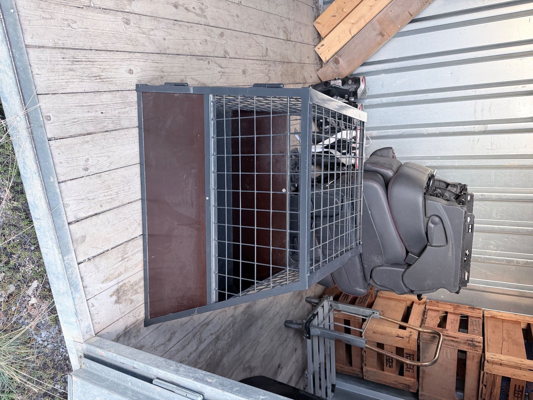 Meiko Gabbie, trasporto & Sicurezza: Hundebox Meiko 80x50x60 – Usato da Kräiligen venduto da tisala 2