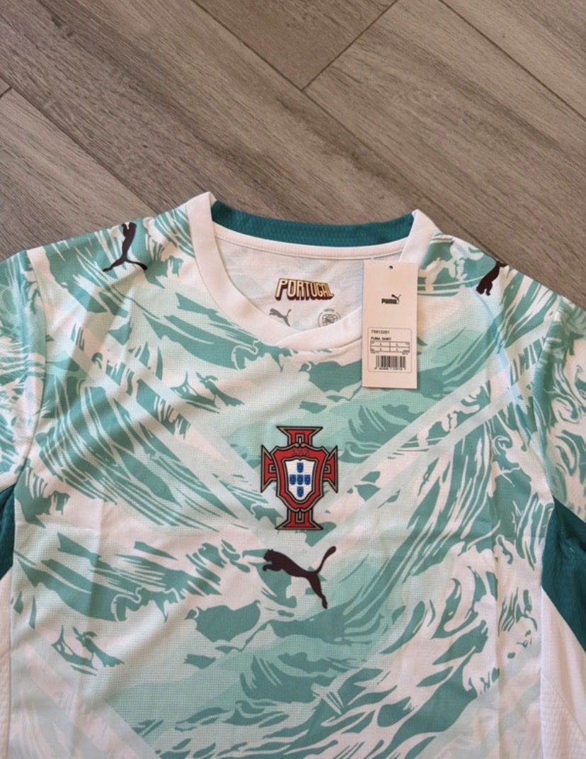 Puma Maillots de corps & Pantalons: Maillot portugal Neuf – Neuf (Voir description) à Ste-Croix par Elsa_illigo 1