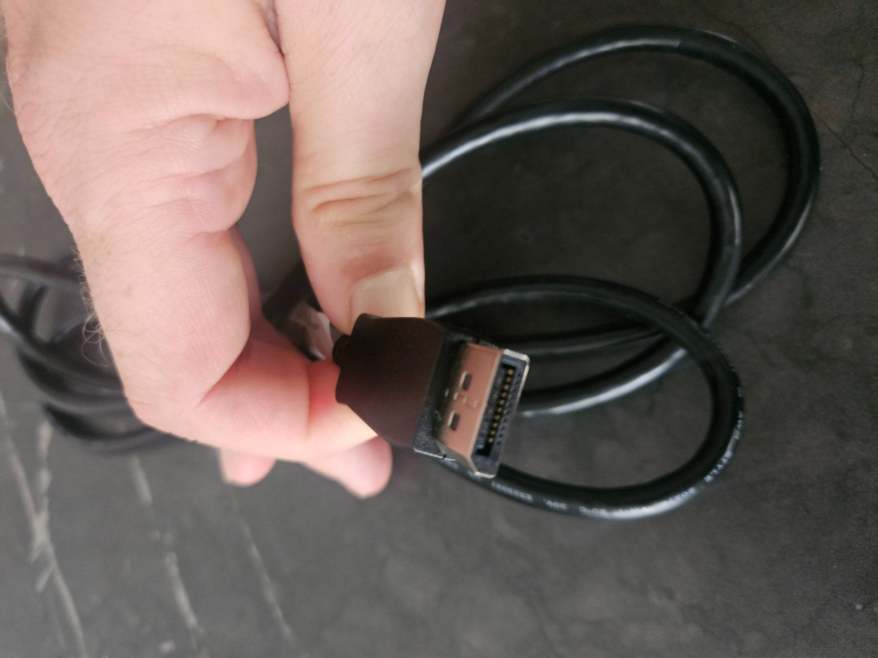 Câbles: Displayport Kabel Neu DP cable 170cm – D'occasion à Zürich par Adpsmlr 1
