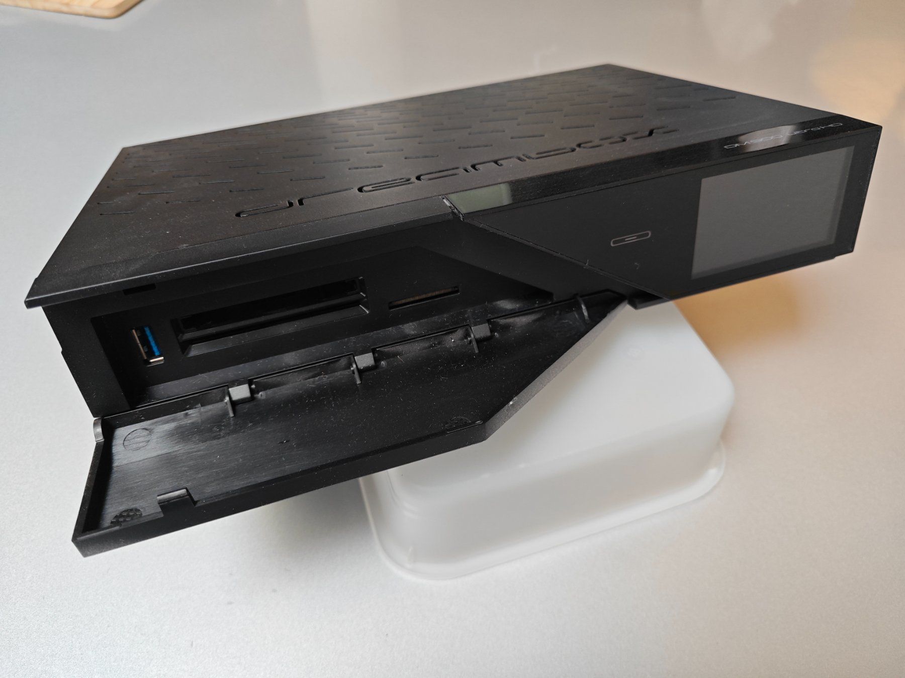 Ricevitori: Dreambox DM900 4K Ultra HD DVB-C Receiver – Usato da Zollikofen venduto da Macmax3