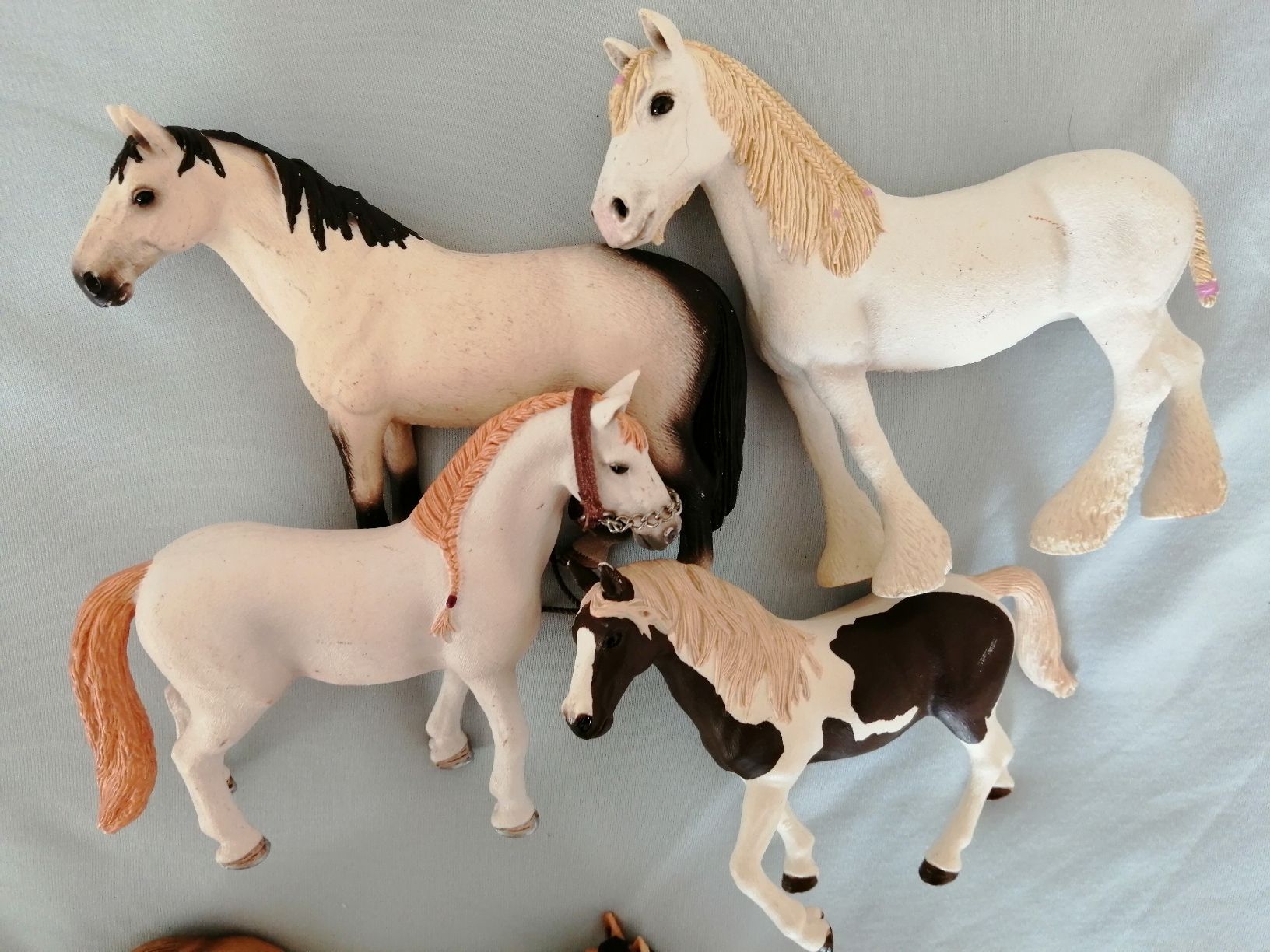 Schleich Giocattoli: 8 Schleich Pferde mit geschmückter Mähne – Nuovo (secondo la descrizione) da Wettingen venduto da penelope39 2