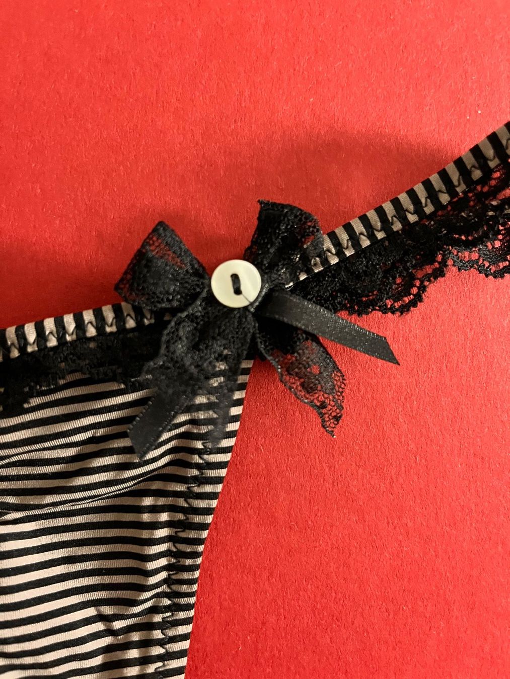 Lise Charmel Sonstige Unterwäsche: ANTIGEL LISE CHARMEL, String, Grösse 36, Farbe Braun – Neu und originalverpackt aus Rudolfstetten von gst_g7xl 1