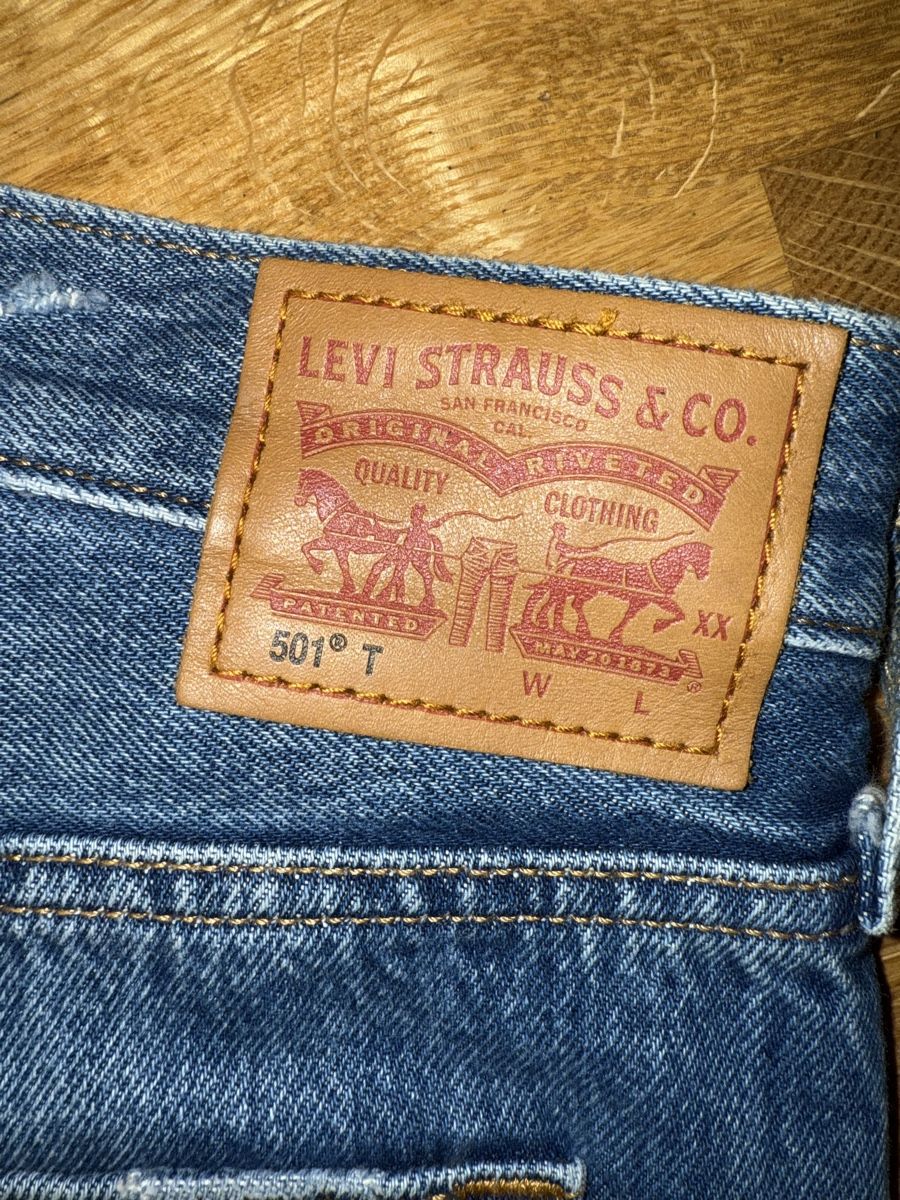 Levi's Jeans: Levi‘s Jeans 501T – Neu (gemäss Beschreibung) aus Zürich von sabrina.gonc 2