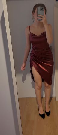 Elegantes Abendkleid, Bordeauxrot