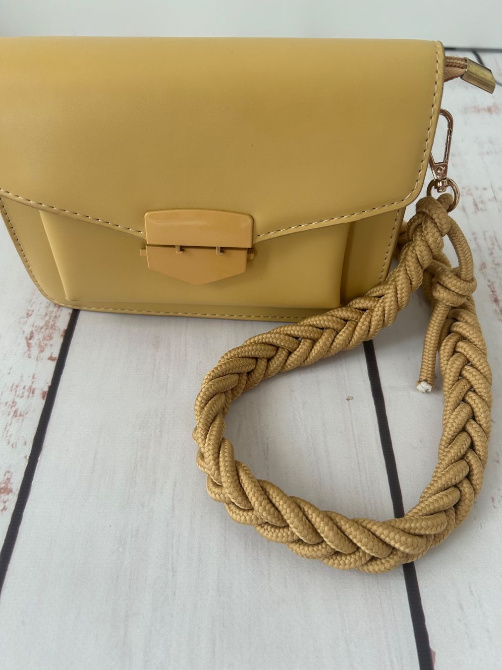 Borse da donna: Summer crossbody bag yellow with braided handle, new – Nuovo (secondo la descrizione) da Zürich venduto da Ferienan 1