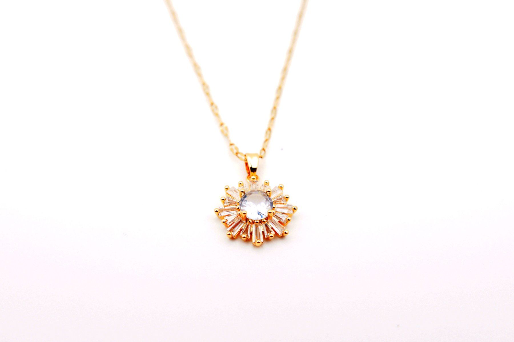 Catenine: Schmuck - Halskette - Goldfarben – Nuovo e nell'imballaggio originale da Balgach venduto da BlackHawkJFR