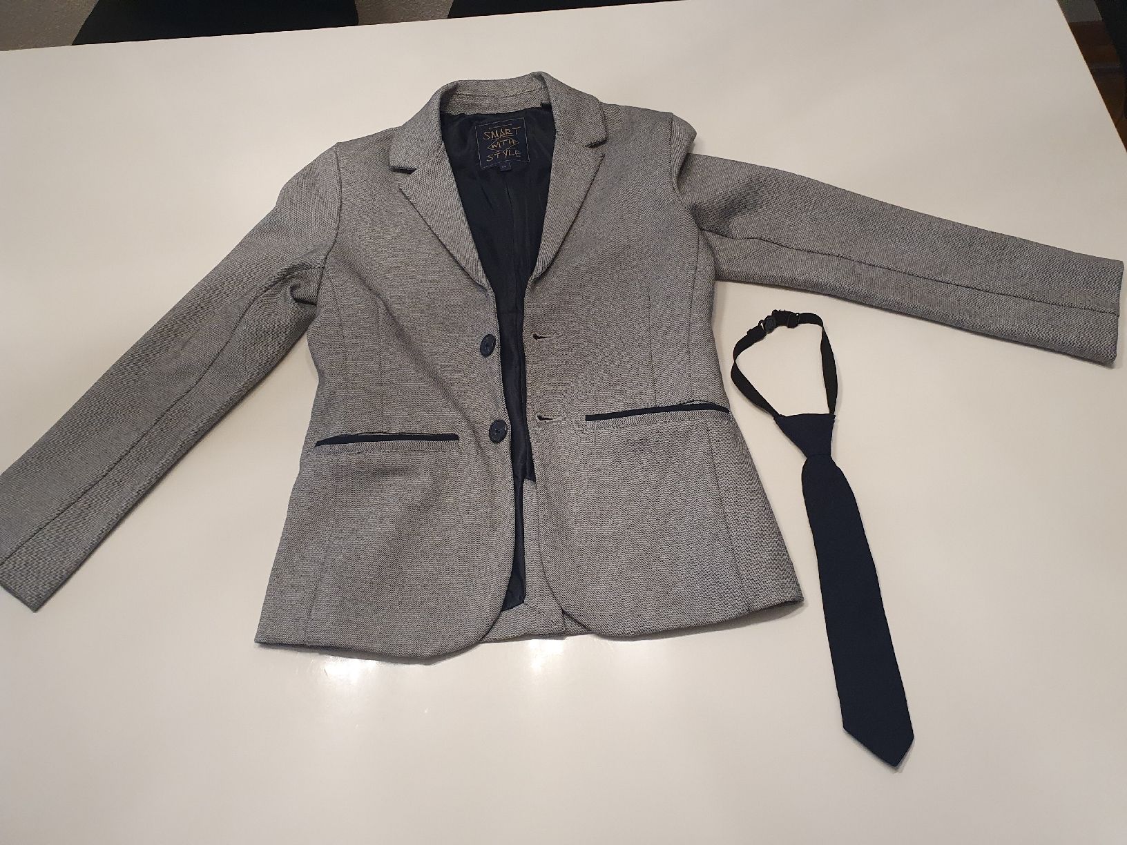 Costumi: Kinder Blazer Anzugjacke mit Krawatte grösse 134 – Usato da Rothenburg venduto da phi_t656