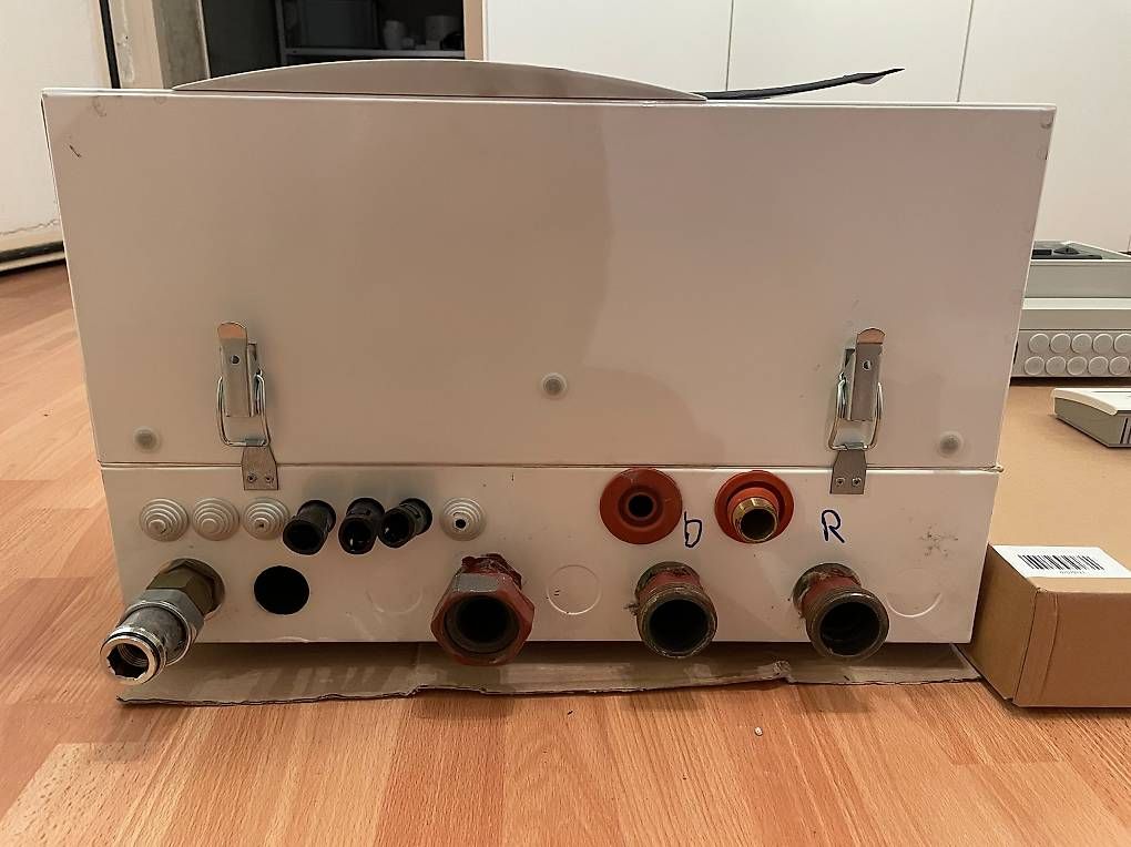 Radiateurs: Chaudière gaz Elco Thision 17kW avec accessoires – D'occasion à Confignon par ben_pcc6 2