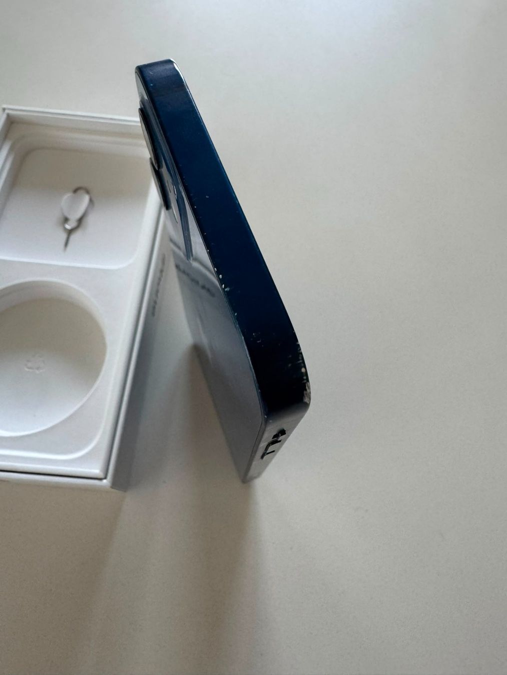 Apple Portables: iPhone 12, 64GB, blau – D'occasion à Wettswil par Venice3 4