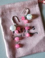 Ohrringe mit rosa Jade und weissen Perlen aus Achat