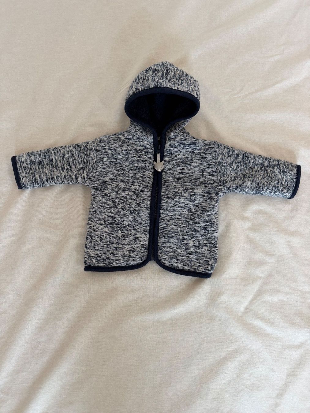 Jacken & Mäntel: Flauschige Strickjacke in Grösse 68 – Gebraucht aus Hettlingen von SaMiViJu