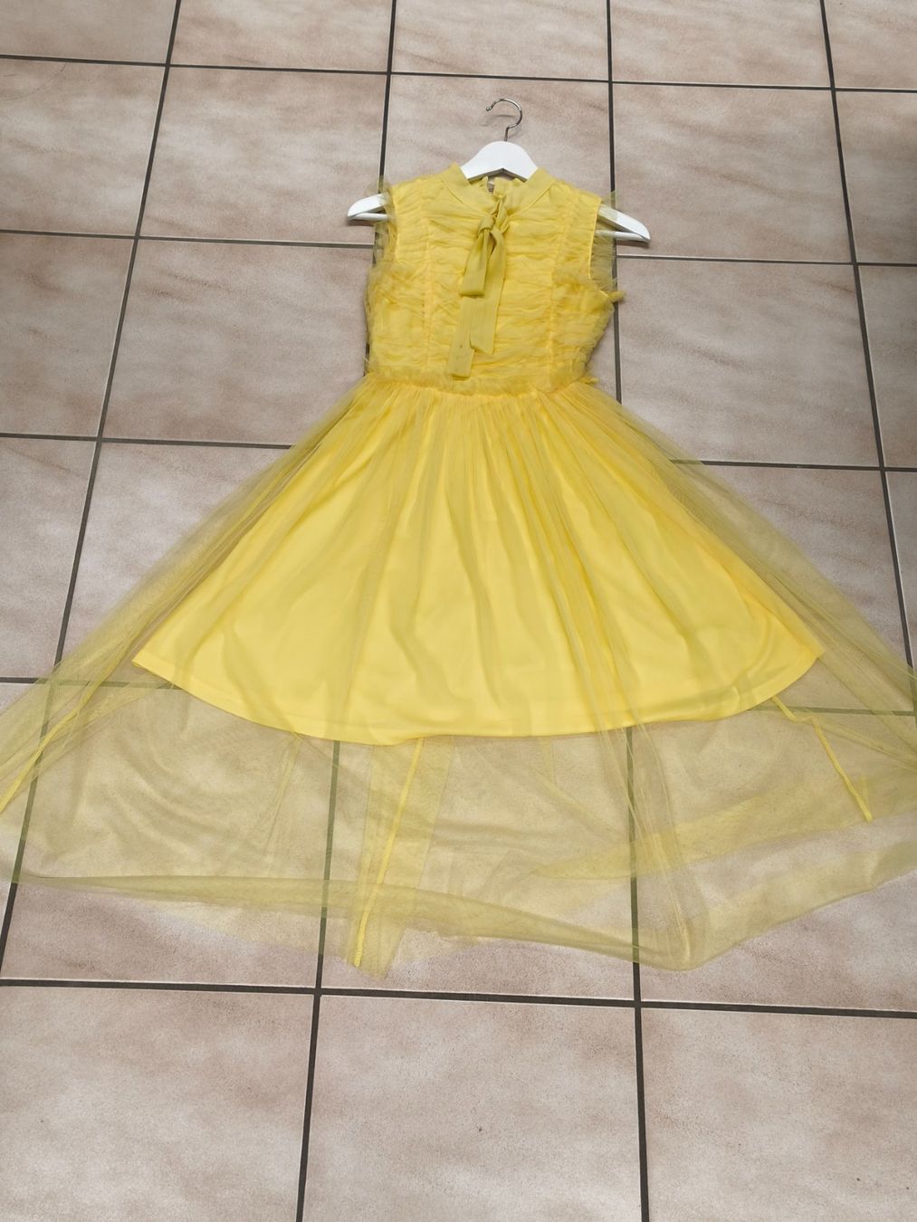 Vestiti: Kleid gelb Grösse S neuwertig – Nuovo (secondo la descrizione) da Emmetten venduto da SecondhandSiska 5