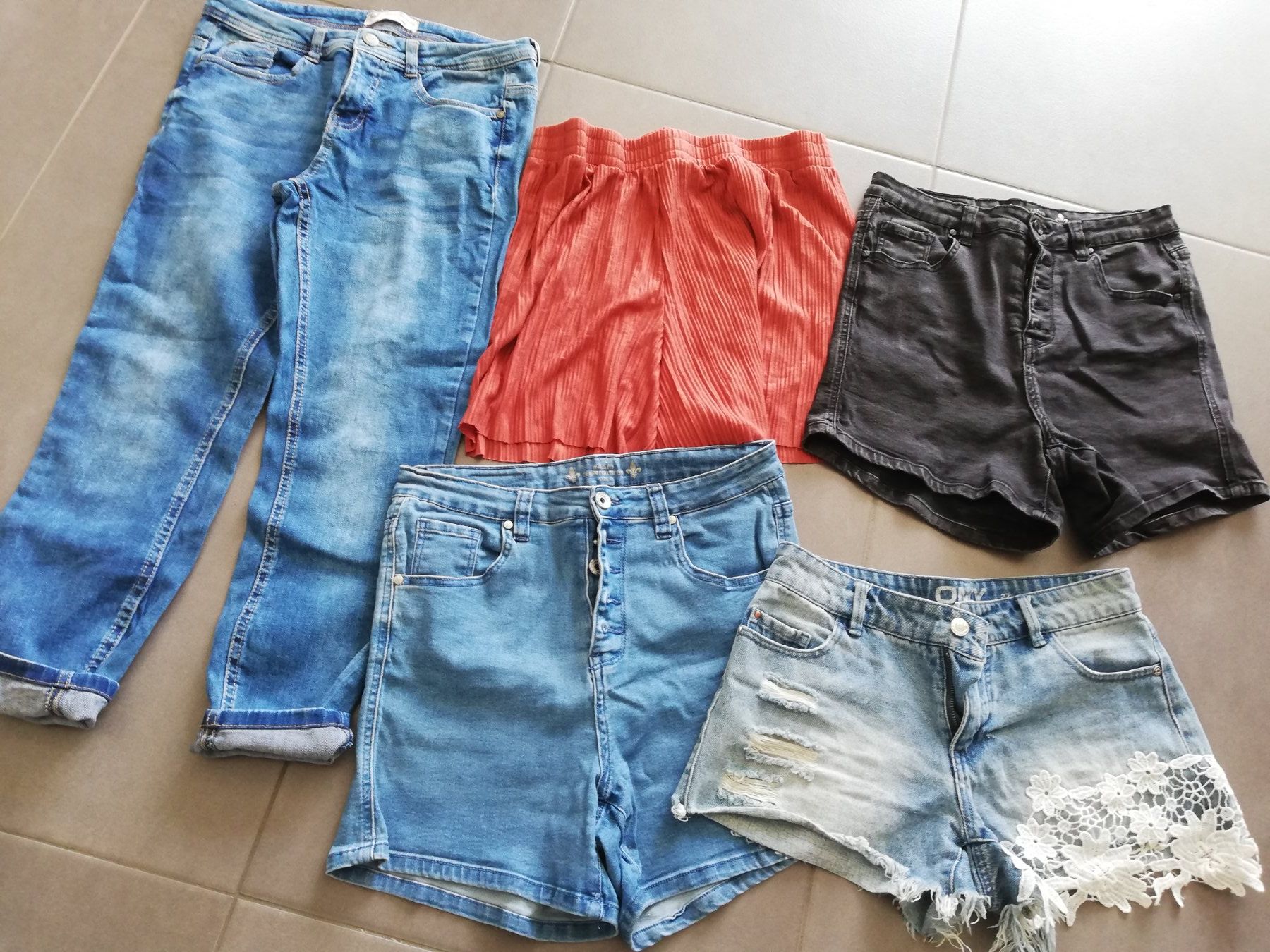 Lotti di vestiti: Jeans Shorts div Gr M – Usato da Untersiggenthal venduto da Marlen59 3