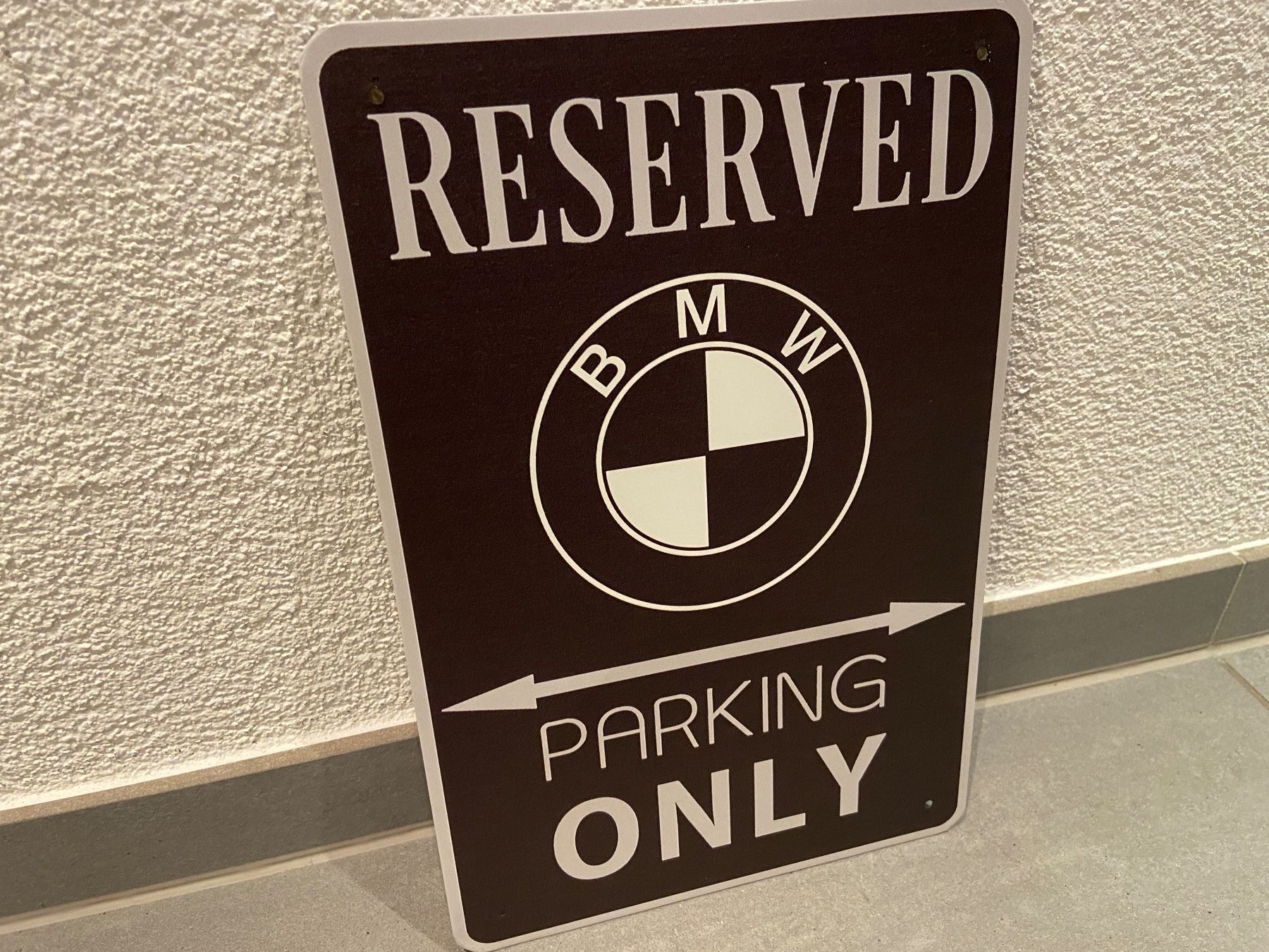 BMW Insegne: BMW PARKING ONLY SCHILD   / 1 Stück / BMW – Nuovo e nell'imballaggio originale da Seon venduto da Aaargauer01 5