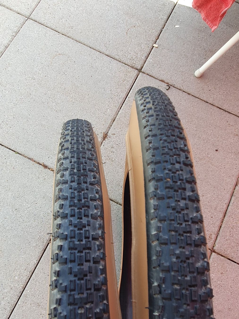Altro in Scrittura & Disegno: Pneus gravel Maxxis Rambler – Usato da Magglingen/Macolin venduto da Zwo2 2