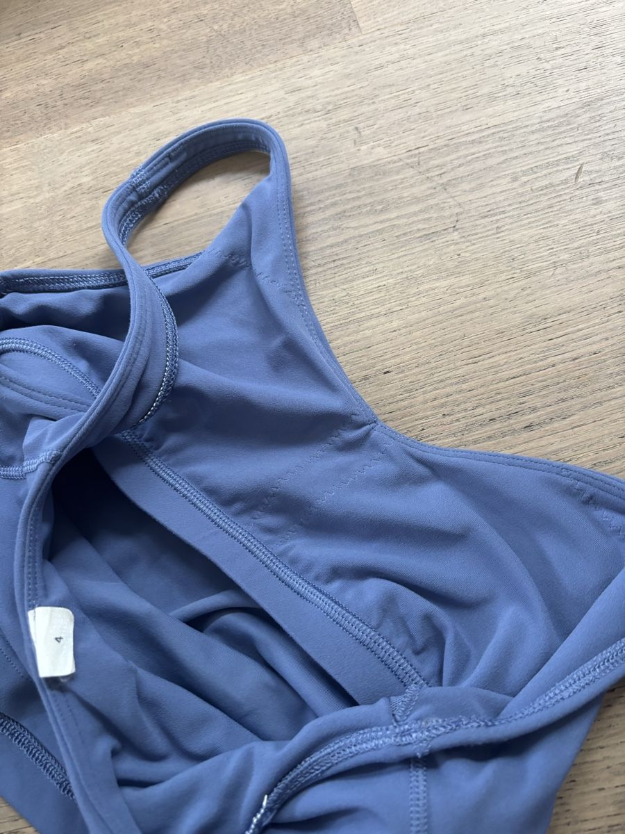 Lululemon Tops: Lululemon Sport Top blau Grösse 4 – Gebraucht aus Rüschlikon von abo66 2