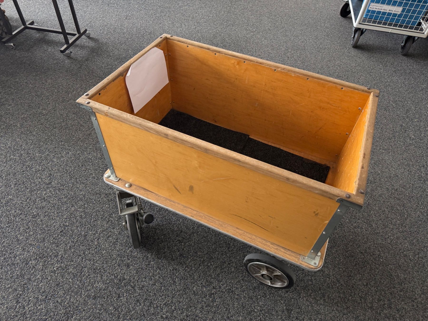 Bilance e pesi: Schweizer Post Postwagen  mit 3 oder 4 Rad. Lieferung gratis – Usato da Thun venduto da altstadt-thun 2