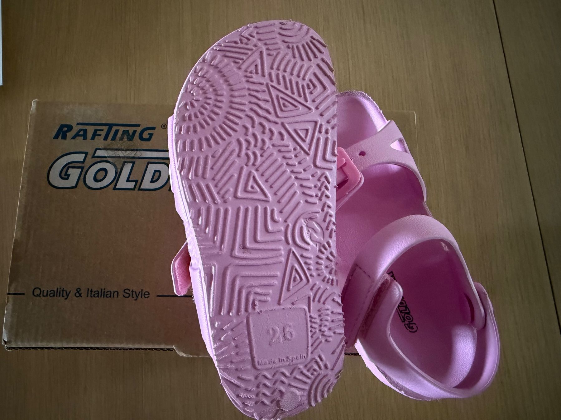 Scarpe per ragazzi: Kinderschuhe für Wasser – Usato da Zürich venduto da bearocchi 3