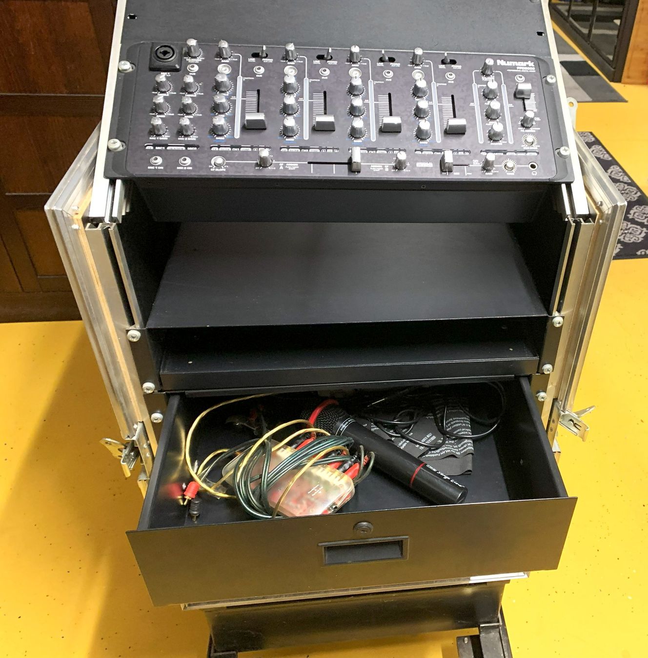 Autres accessoires: DJ Rack-Case, Top Zustand! – D'occasion à Rudolfstetten par Suc 2