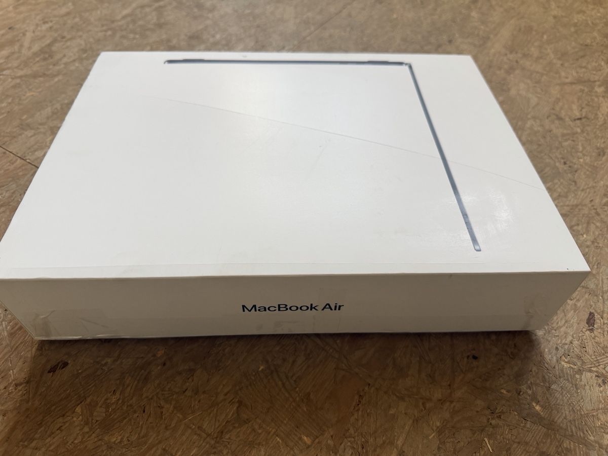Apple Notebooks: MacBook Air 13 inch – Neu und originalverpackt aus Wauwil von chiraluna
