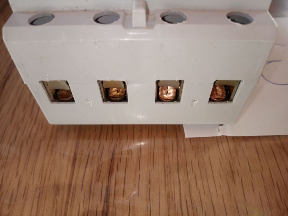 FI Schutzschalter 4-polig 40A 30mA Type A - Fehlerstromschutzschalter 400V