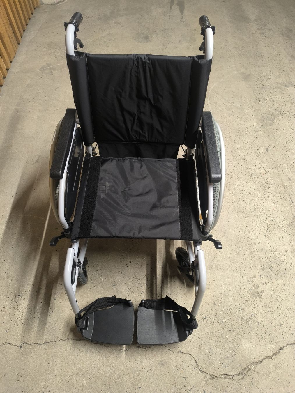 Sedie a rotelle: Rollstuhl Sitzbreite 49 cm – Usato da Allschwil venduto da BezoBezo 6